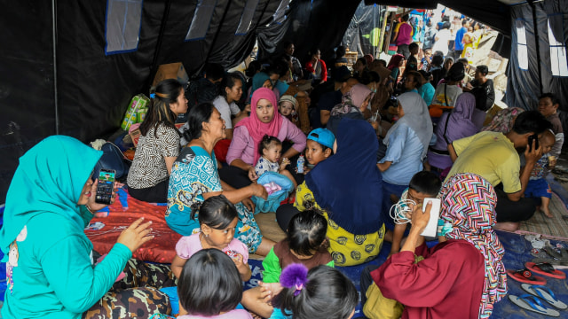 Foto: Api Hanguskan Permukiman Pasar Burung di Jatinegara (734365)