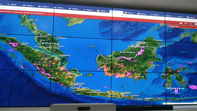 Peta titik api per 20 Sept dan kawasan hutan lindung di Indonesia. Foto: Rina Nurjanah/kumparan