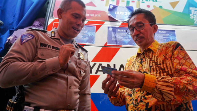 Aplikasi Uang Elektronik di Smart SIM Menunggu Izin Bank Indonesia (489619)