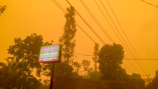 Suasana Langit Kota Jambi yang Memerah akibat Asap Karhutla. Foto: Dok. Jambikita
