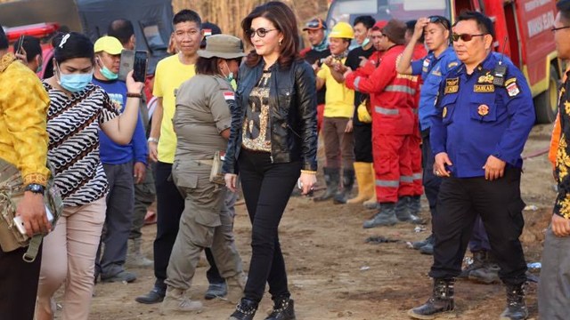 bupati minsel pemadam kebakaran 2.png