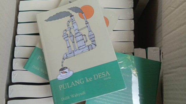 Novel 'Kembali ke Desa' karya Didik Wahyudi.