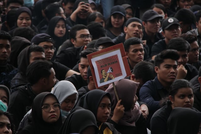 Suasana demo di depan kantor DPRD Kota Malang, Senin pagi (23/9). Foto: rezza do'a lathanza/tugumalangid