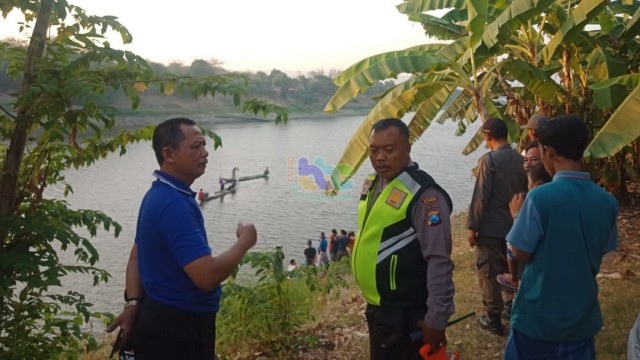 Lokasi tenggelamnya Mr X, yang diduga penderita gangguan jiwa, yang dilaporkan tenggelam di Sungai Benganwan Solo, turut wilayah Desa Kabalan Kecamatan Kanor Kabupaten Bojonegoro. Senin (23/09/2019)