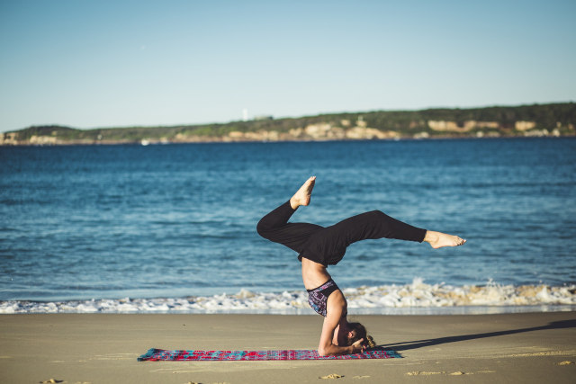 Ilustrasi olahraga yoga. (Foto: Pixabay)