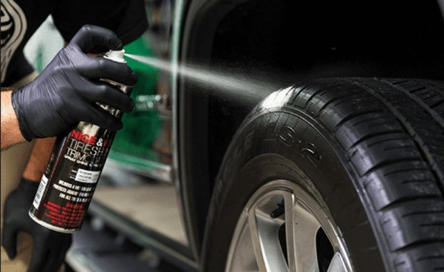Begini Cara Mudah Bikin Panel Bodi Motor Hitam Lagi (98359)