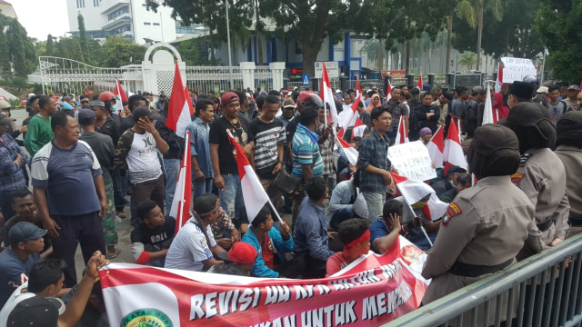 AMMDI Kepri Demo Dukung Revisi UU KPK di Batam