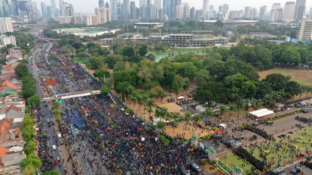 Suasana demo mahasiswa di depan gedung DPR RI, Jakarta Pusat, pada Selasa (24/9/2019). Foto: Aditia Noviansyah/kumparan