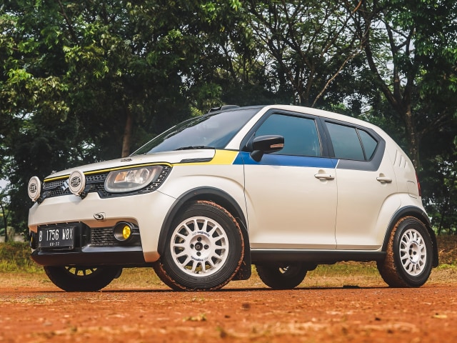 Modifikasi Suzuki Ignis Rally Look Foto: Bangkit Jaya Putra/kumparan