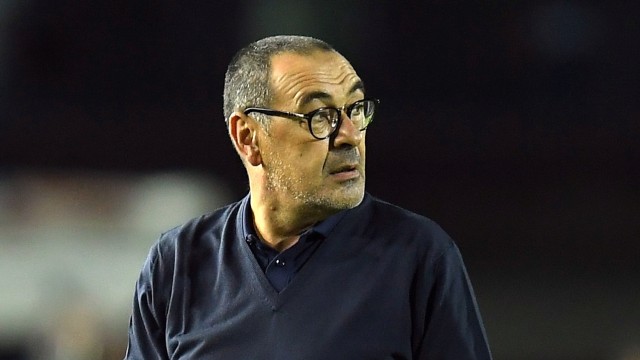 Maurizio Sarri mendampingi Juventus di laga melawan Brescia. Foto: Reuters/Daniele Mascolo