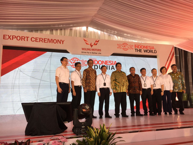Selebrasi ekspor mobil Wuling