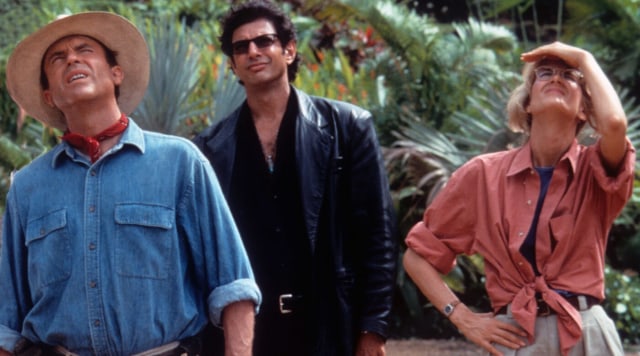 Laura Dern, Sam Neill, dan Jeff Goldblum pada film Jurassic Park (Foto: IMDb)