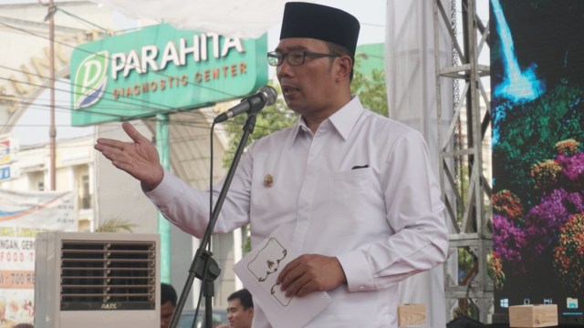 Gubernur Jawa Barat, Ridwan Kamil, hadiri ground breaking revitalisasi Kalimalang, Bekasi. Foto: Iqbal Firdaus/kumparan