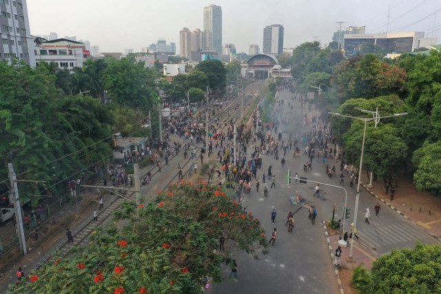 Kericuhan siswa STM di kawasan Palmerah, Jakarta, pada Rabu (29/9/2019). Foto: Jamal Ramadhan/kumparan