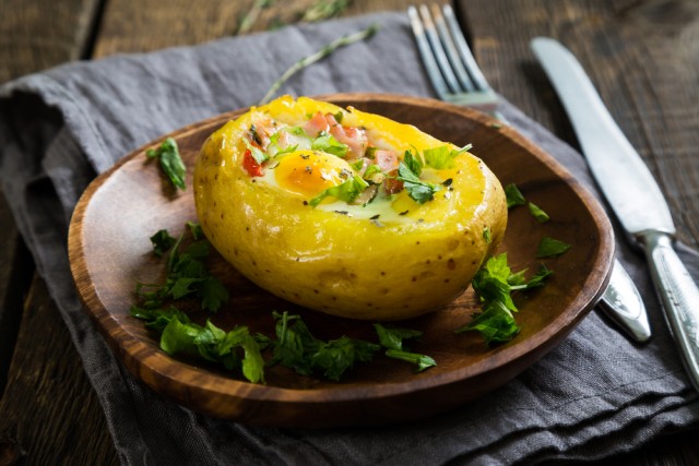 Ilustrasi telur dan kentang panggang Foto: Shutterstock