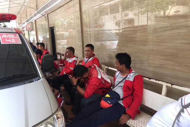 Polisi Akui Salah: Perusuh yang Bawa Batu Berlindung di Ambulans