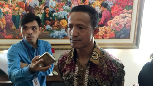 Peneliti Formappi Lucius Karus, saat Forum Masyarakat Peduli Parlemen Indonesia (Formappi) merilis penilaian kinerja DPR RI periode 2014-2019. Foto: Darin Atiandina/kumparan