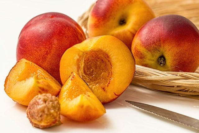 Manfaat Buah Peach  Alias Persik untuk Makanan Bayi 