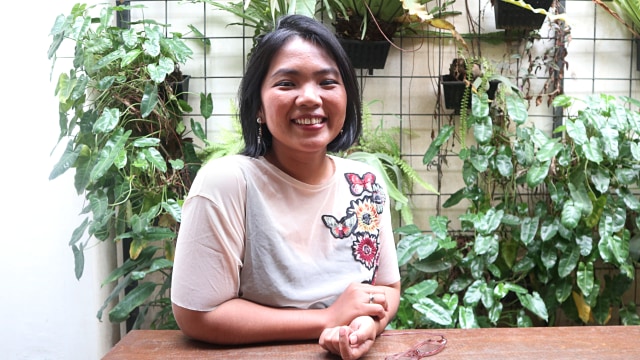 LIPSUS MOBILEMOON, Dinda Puspitasari