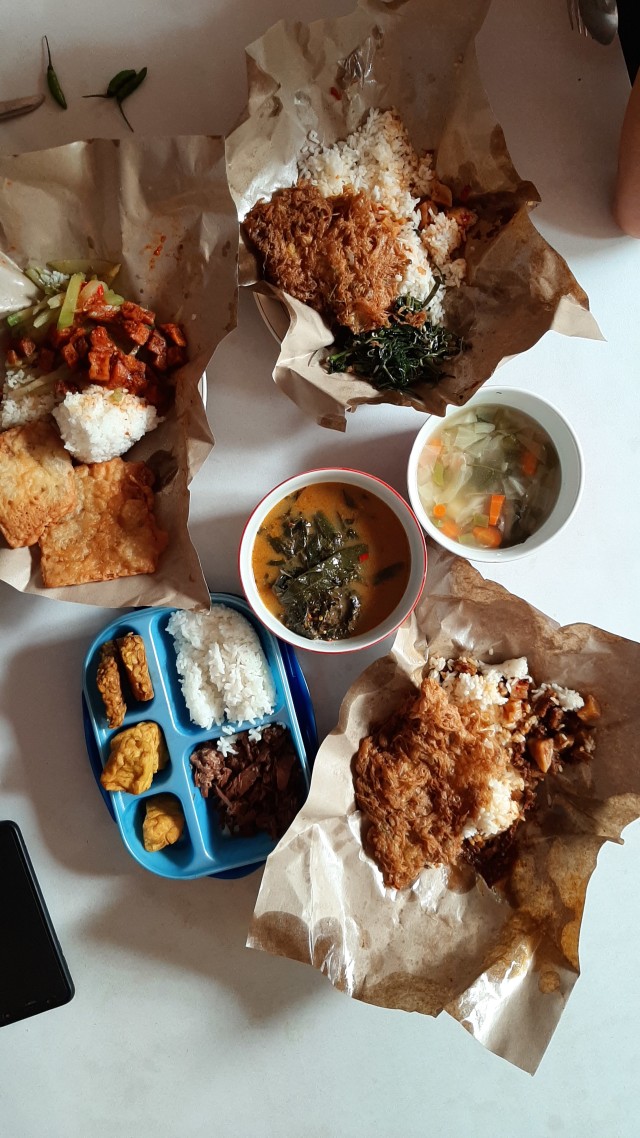 Asal Mula Makan Pakai Tangan, Cara Makan Asli Orang Indonesia (165585)