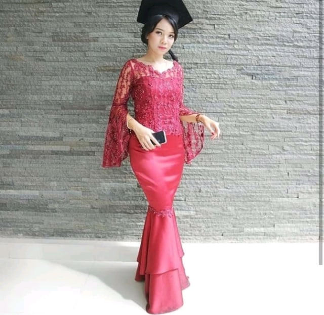 Referensi model kebaya modern untuk wisuda kumparan com