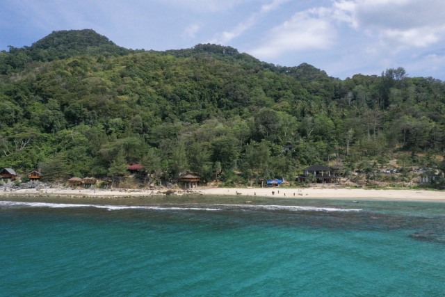 Pantai Momong Lampuuk Eky Momong Resort : Eky Momong ...