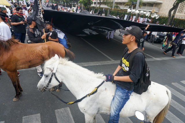 Tiga Remaja Asal Bogor Rela Menuntun Kuda Demi Ikut Aksi Mujahid 212 (81856)
