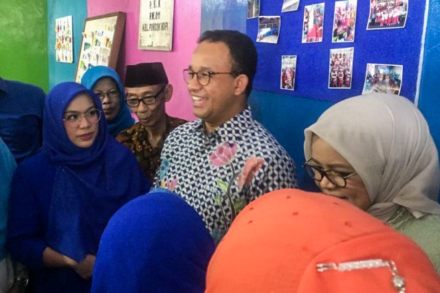 Gubernur DKI Jakarta Anies Baswedan meresmikan PAUD Setya Bakti, Pondok Kopi, Jakarta Timur. Foto: Paulina Herasmaranindar/kumparan