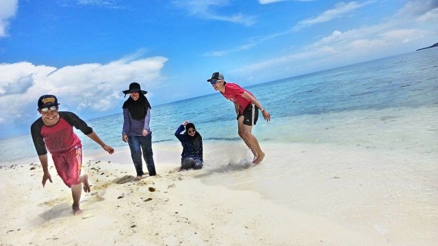 Pulau Cilik di Karimunjawa Foto: Instagram/@bagasdwirian