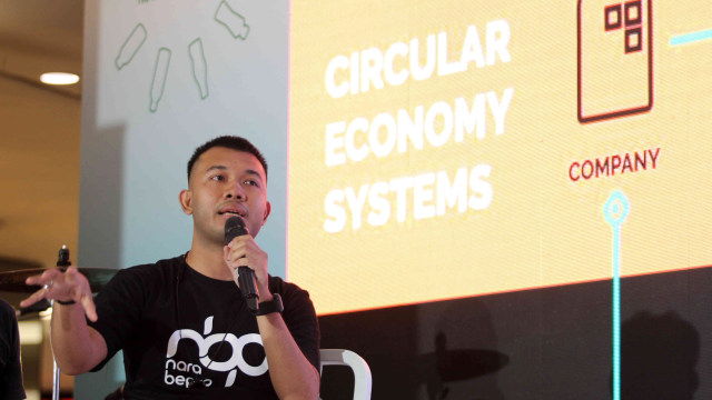 Founder Nara Kreatif, Nezatullah Ramadhan di acara Kopdar teman kumparan with coca-cola dengan tema "mendaur ulang, mendulang uang" Di FX Sudirman, Jakarta, Minggu (29/9/2019). Foto: Irfan Adi/kumparan