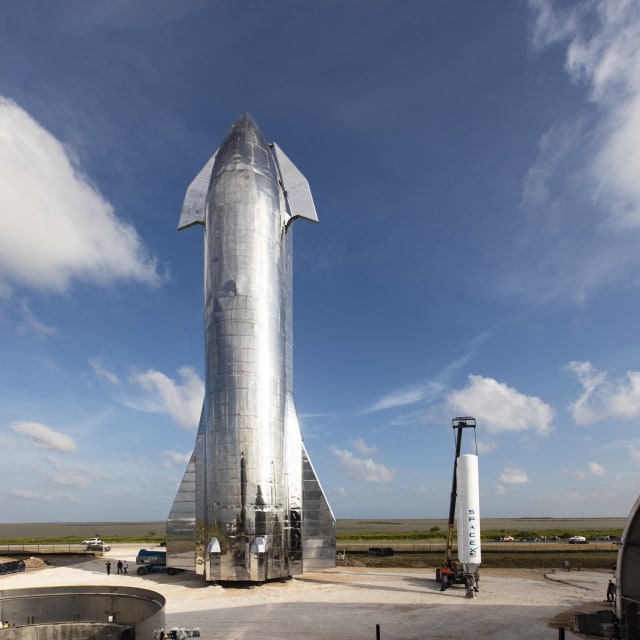 Roket peluncuran pesawat Starship Mk 1 dari SpaceX. Foto: SpaceX