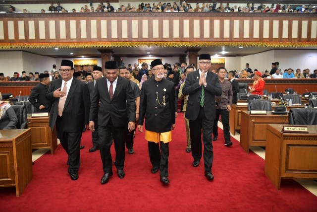 plt dan malik.jpg