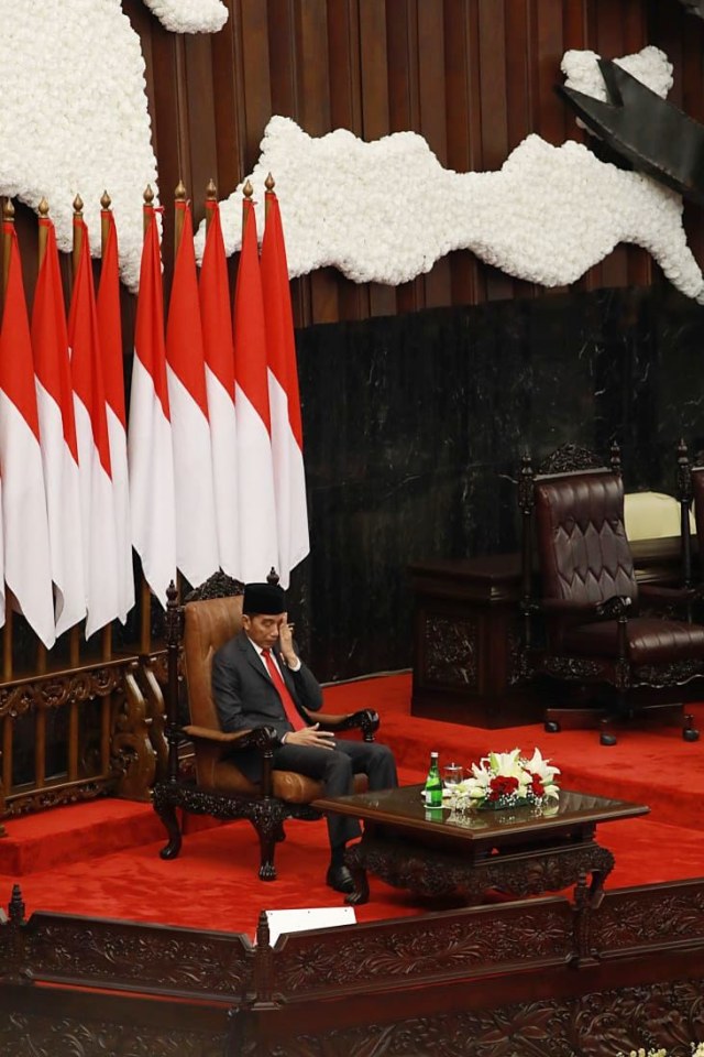 Presiden Joko Widodo menghadiri pelantikan anggota DPR RI di Kompleks Parlemen, Senayan, Jakarta. Foto: Fanny Kusumawardhani/kumparan