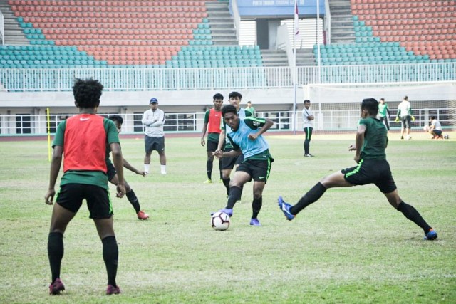 Sejumlah pemain Timnas U-19 Indonesia berlatih di Stadion Pakansari, Cibinong, Bogor, Jawa Barat, Senin (30/9/2019).  Foto: Dok. PSSI