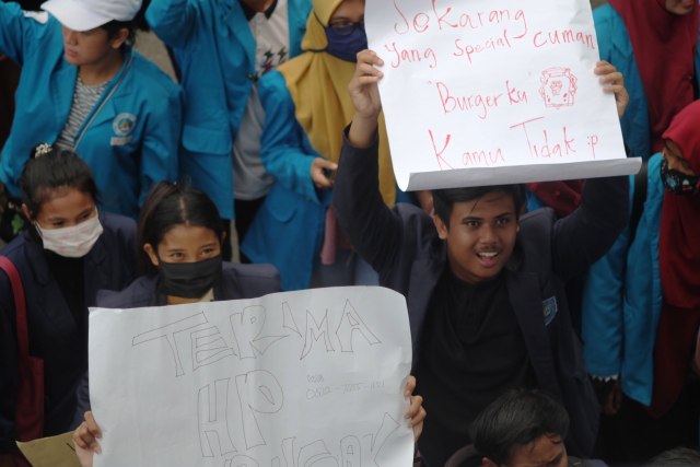 Foto: Demo Mahasiswa Tolak RUU KPK dan KUHP di DPRD Kepri  (502691)