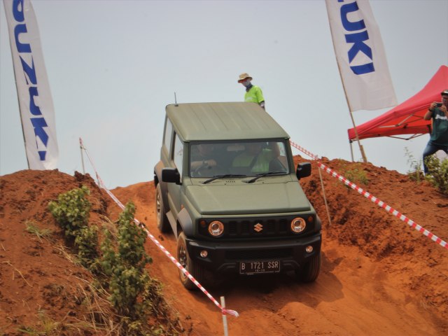 Suzuki Jimny Foto: Muhammad Ikbal/kumparan