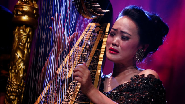 "Konser Harpa Nusantara" bersama seniman harpa Bandung, Sisca Guzheng Harp di Gedung Kesenian Rumentang Siang, Senin (30/9) malam. (Foto-foto: Agus Bebeng/Bandungkiwari)