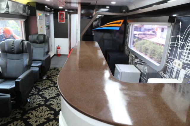 Melihat Megahnya KA Istimewa, Kereta Terbaru Milik PT KAI (1143350)