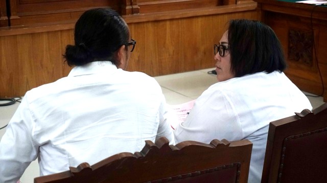 5 Fakta Terbaru Nunung Usai Jalani Sidang Narkoba Perdana (281817)