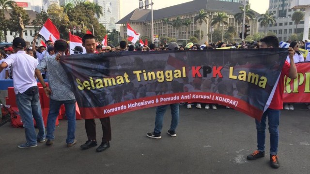 Unjuk rasa di Patung Kuda, KOMPAK