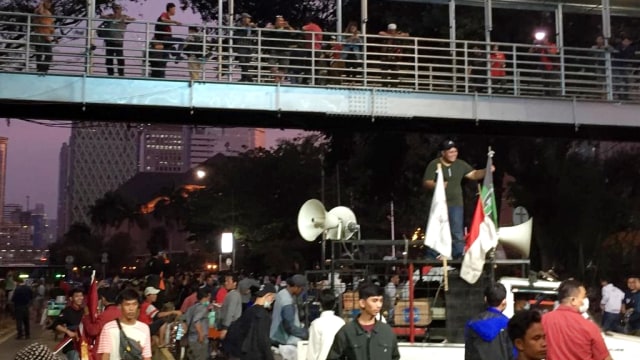 Demo Mahasiswa di Jalan Medan Merdeka Barat Membubarkan Diri (95222)