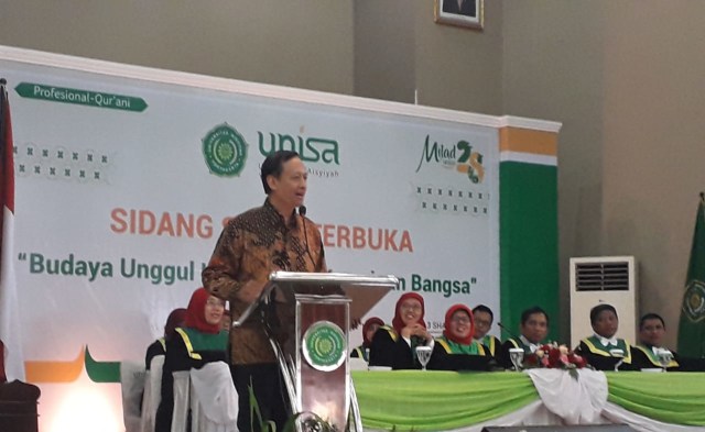 Staf Ahli Menkominfo, Henri Subiakto, saat memberikan materi dengan tema ‘Mendidik Generasi Unggul di Era Digital’, di Universitas 'Aisyiyah Yogyakarta (UNISA), Rabu (2/10/2019). Foto: dion.