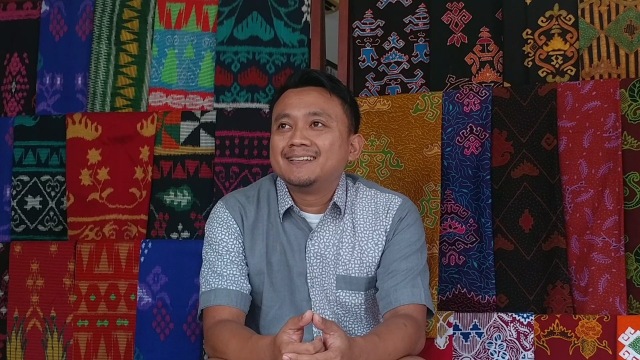 Mengunjungi Batik Siger, Pengrajin Batik Tulis Tertua di Lampung  (3990)