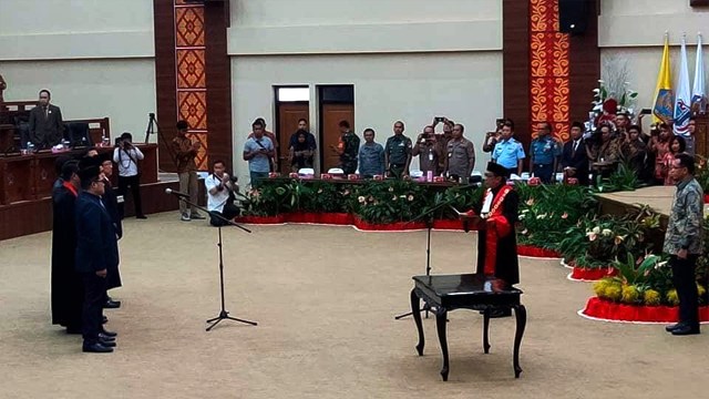 DPRD Sulut Gelar Rapat Paripurna Pelantikan Pimpinan Definitif (381)