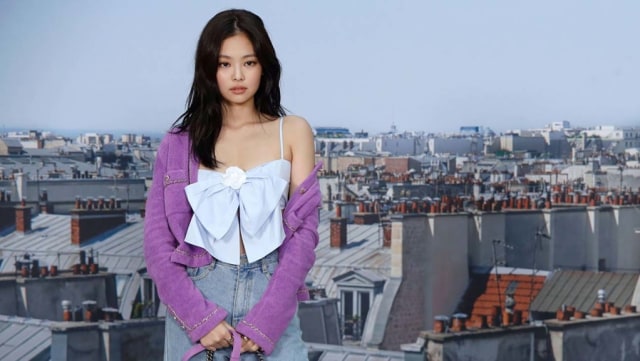 Jennie Blackpink Tampil Kasual Dan Cute Saat Fashion Show