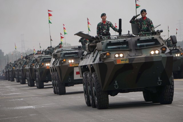 Gladi HUT 74 TNI, alutsista melakukan defile, Lanud Halim