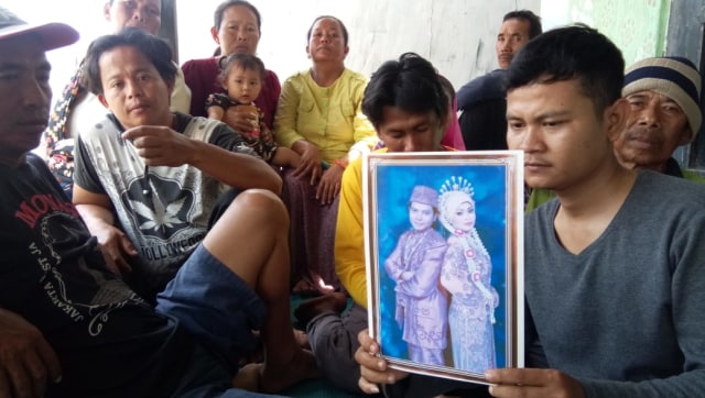 Ersona (32 tahun), asal Blok Kalimenir, Desa Eretan kulon, Kecamatan Kandanghaur, Kabupaten Indramayu, Jawa Barat, menjadi salah satu korban meninggal dunia dalam musibah tragis tersebut. Korban dikenal merupakan pria yang berani dan bertanggungjawab. (Nafis)