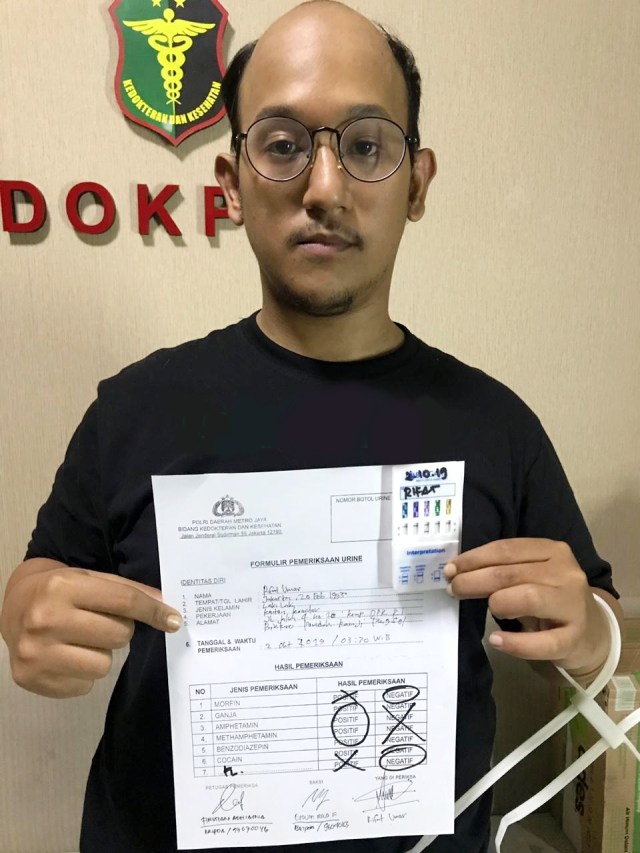 Pesinetron Rifat Umar Sungkar menunjukan hasil tes positif narkotika. Foto: Dok. Istimewa