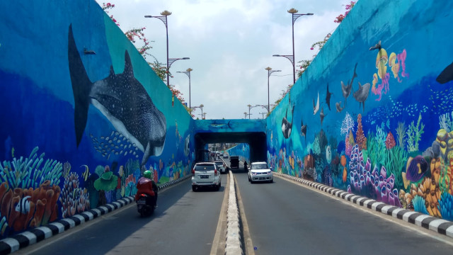Underpass Unila yang telah dilukis mural oleh komunitas Kuas Lampung | Foto : Andreas Evando/SSCI Lampung