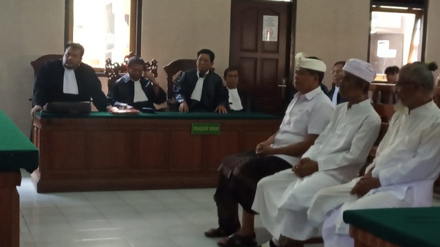 Tiga terdakwa sempat dihadirkan di ruang sidang PN Denpasar (kanalbaliKR14)